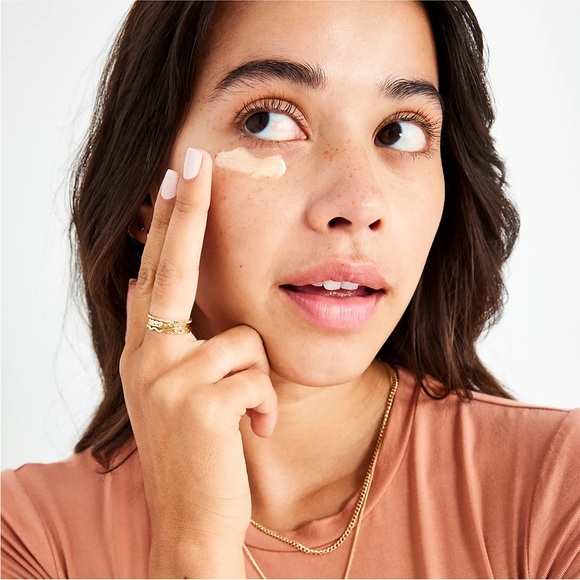 First Aid Beauty Eye Duty Niacinamide Brightening Cream, 0.5 oz. - Picture 5 of 6